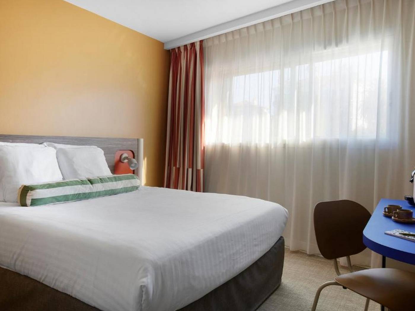 Hotel-Abrial-Cannes-Centre-Room-33