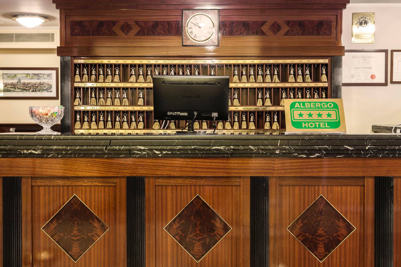 Doria-Grand-Hotel-Lobby-20