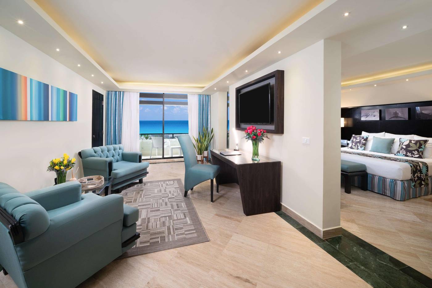 The-Pyramid-at-Grand-Oasis-Room-41