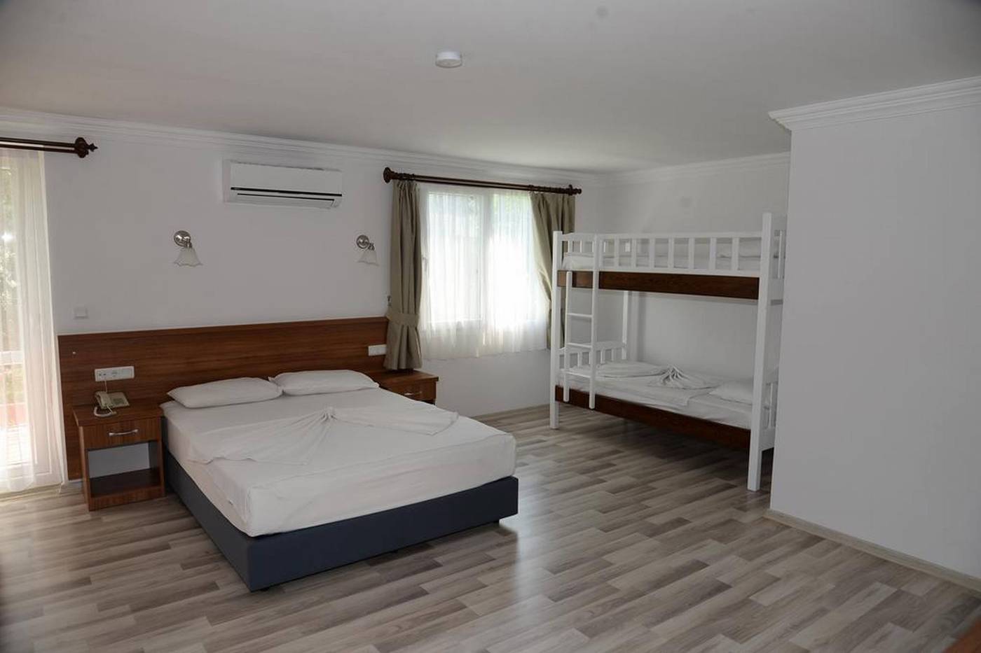 Karbel-Room-21