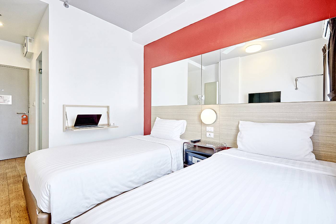 Red-Planet-Bangkok-Asoke-Room-7