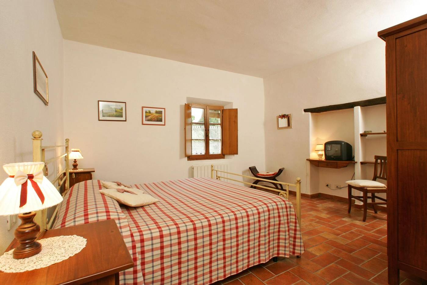 Podere-Il-Pero-Room-1