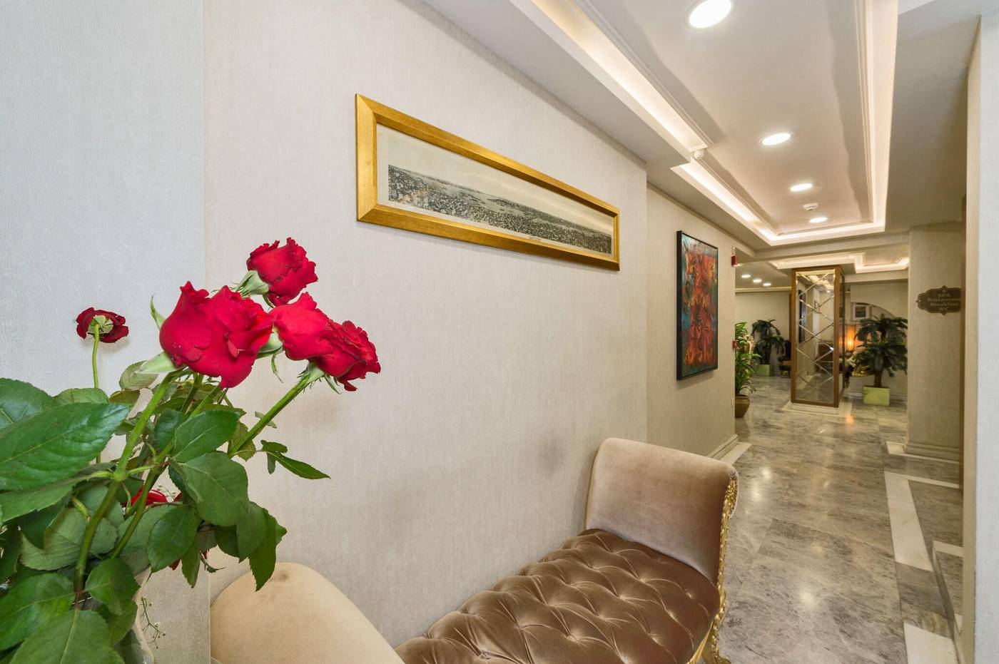 Darkmen-Hotel-Lobby-30