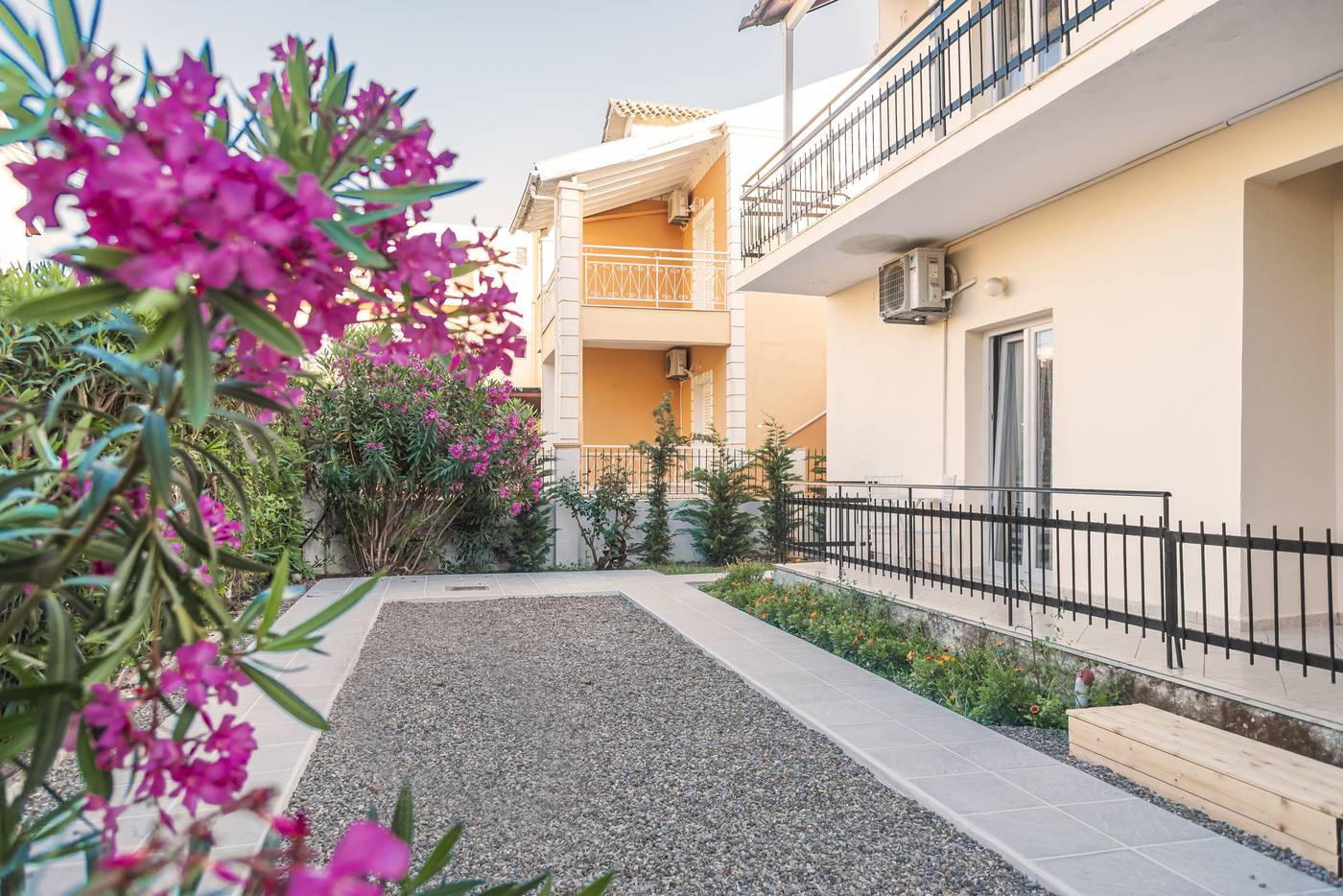 ELE-NAS-bohotel---Annex-Apartments-Room-9