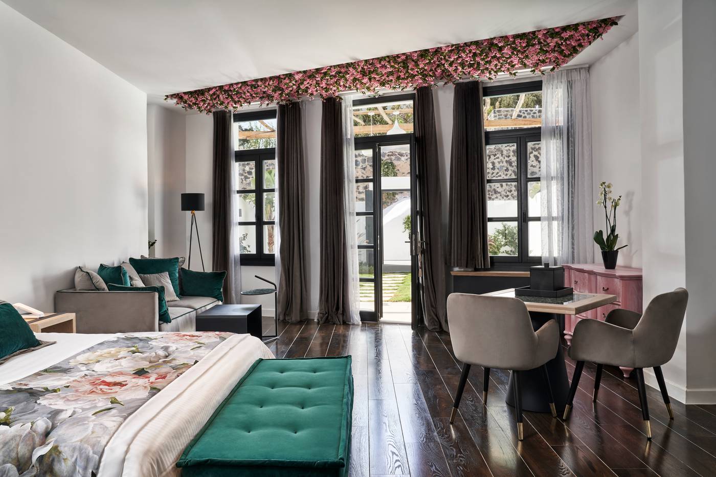 Katikies-Garden-Santorini---The-Leading-Hotels-Room-12