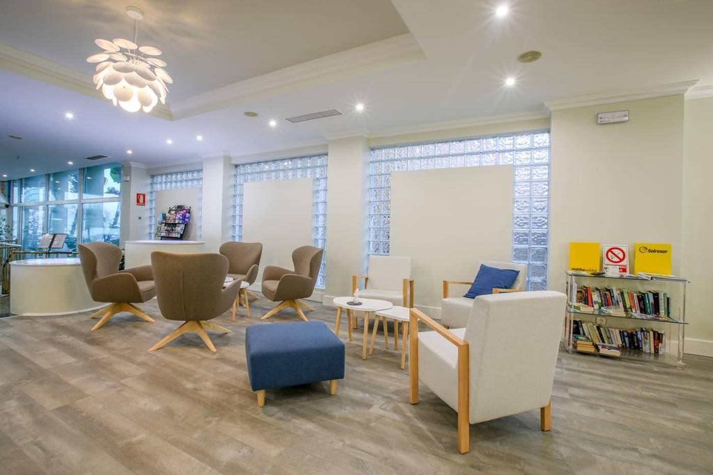 Villa-Laredo-Lobby-30