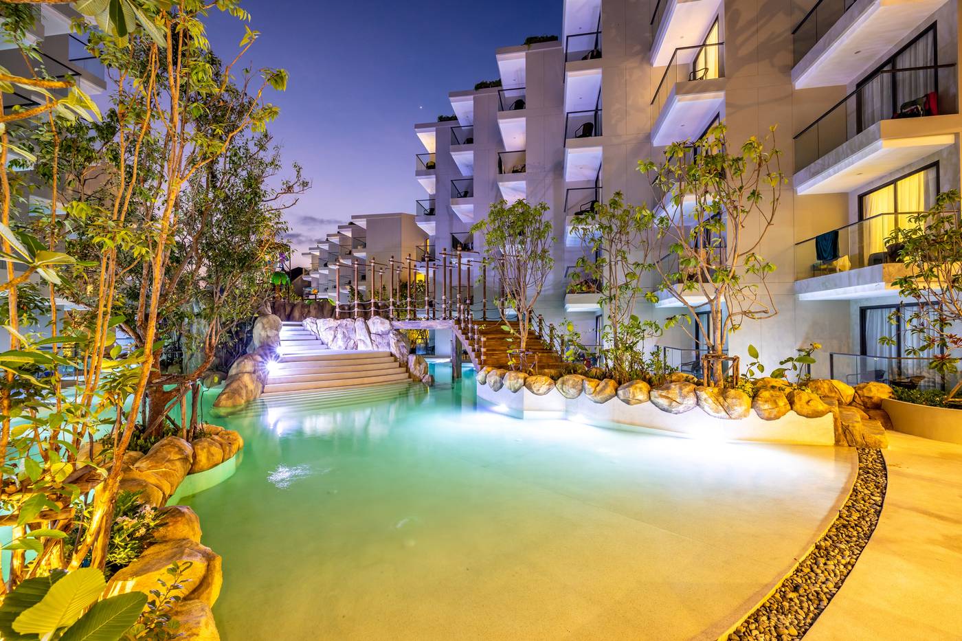 Phuket-Emerald-Beach-Resort-Pool-24