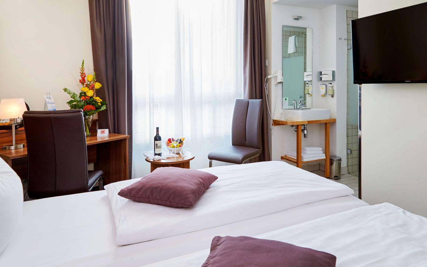 B-B-HOTEL-Berlin-Mitte-General-view-18