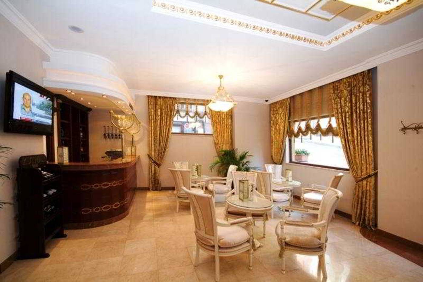 Antis-Hotel-Special-Class-Bar-19