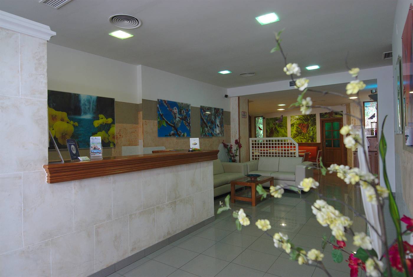 Puerta-del-Mar-Lobby-35