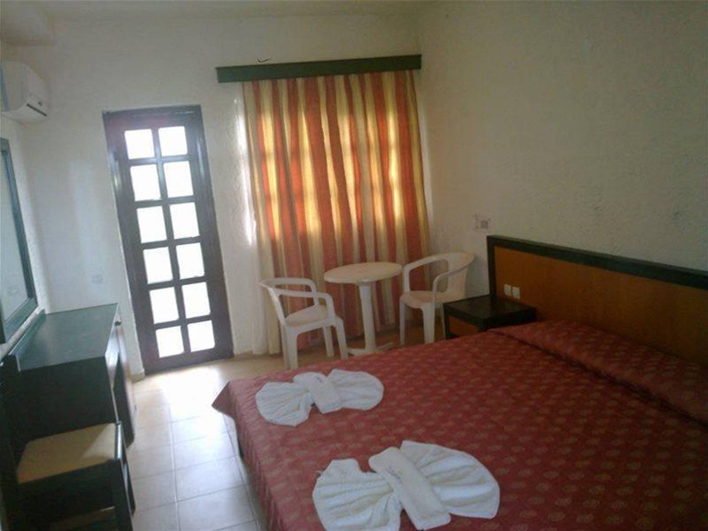 Sandy-Beach-General-view-24