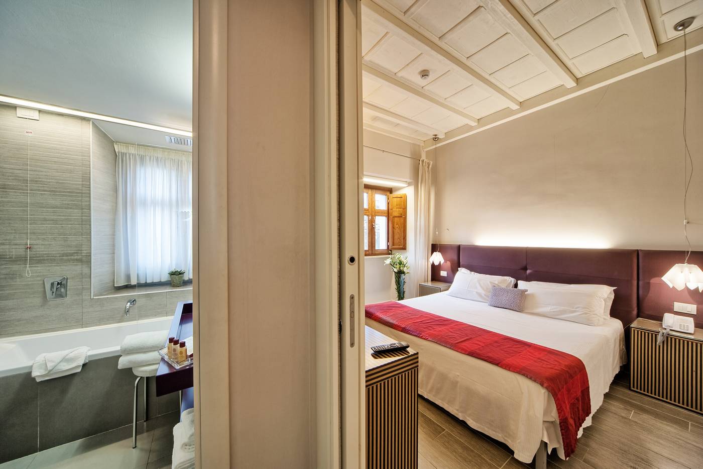 Navona-Palace-Luxury-Inn-Room-7
