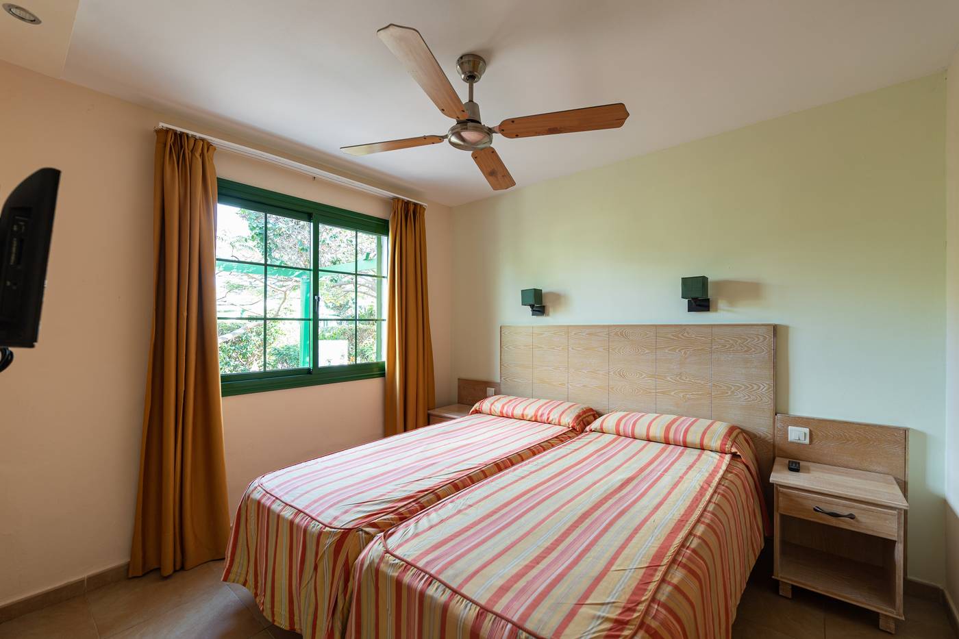 Cordial-Sandy-Golf-Room-23