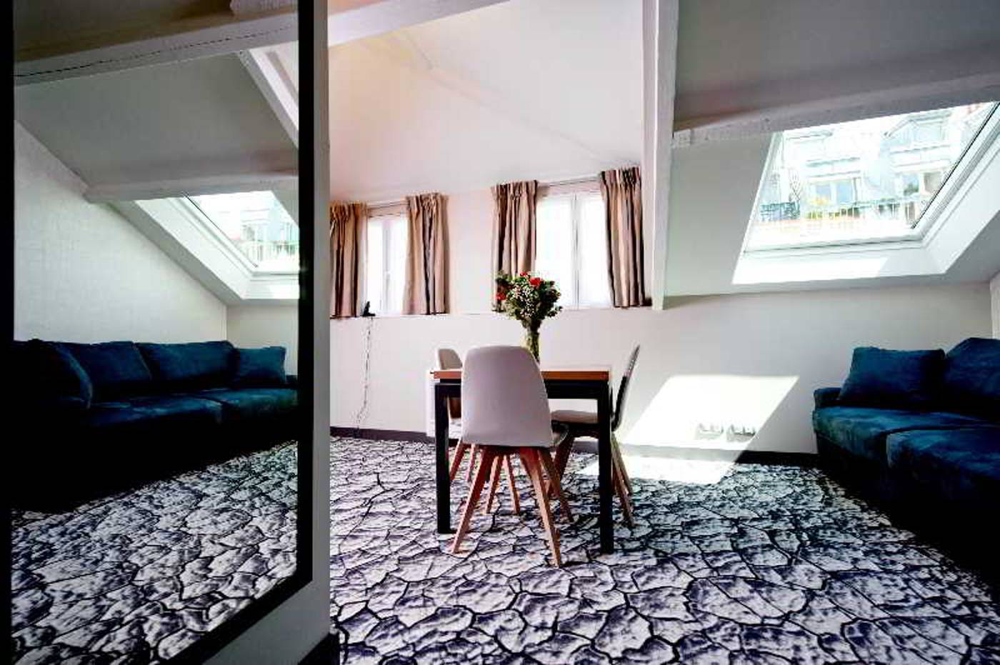 Serotel-Suites-Opera-Room-19