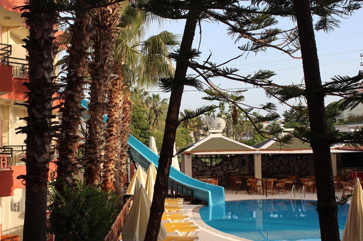 Semoris-Hotel-Pool-8