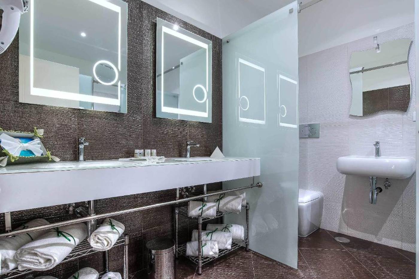 Trevi-Rome-Suite-Room-32