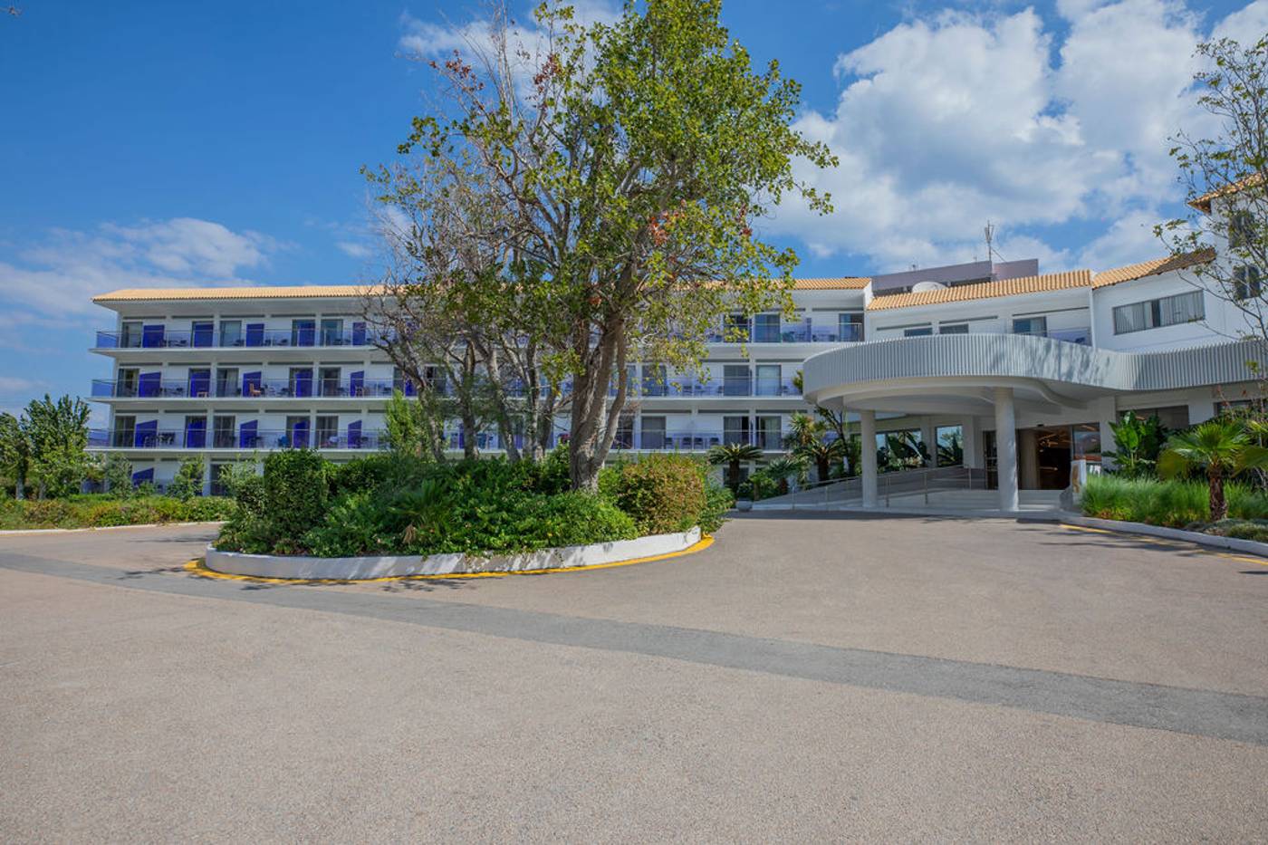 Golden-Coast-Hotel-and-Bungalows-General-view-75