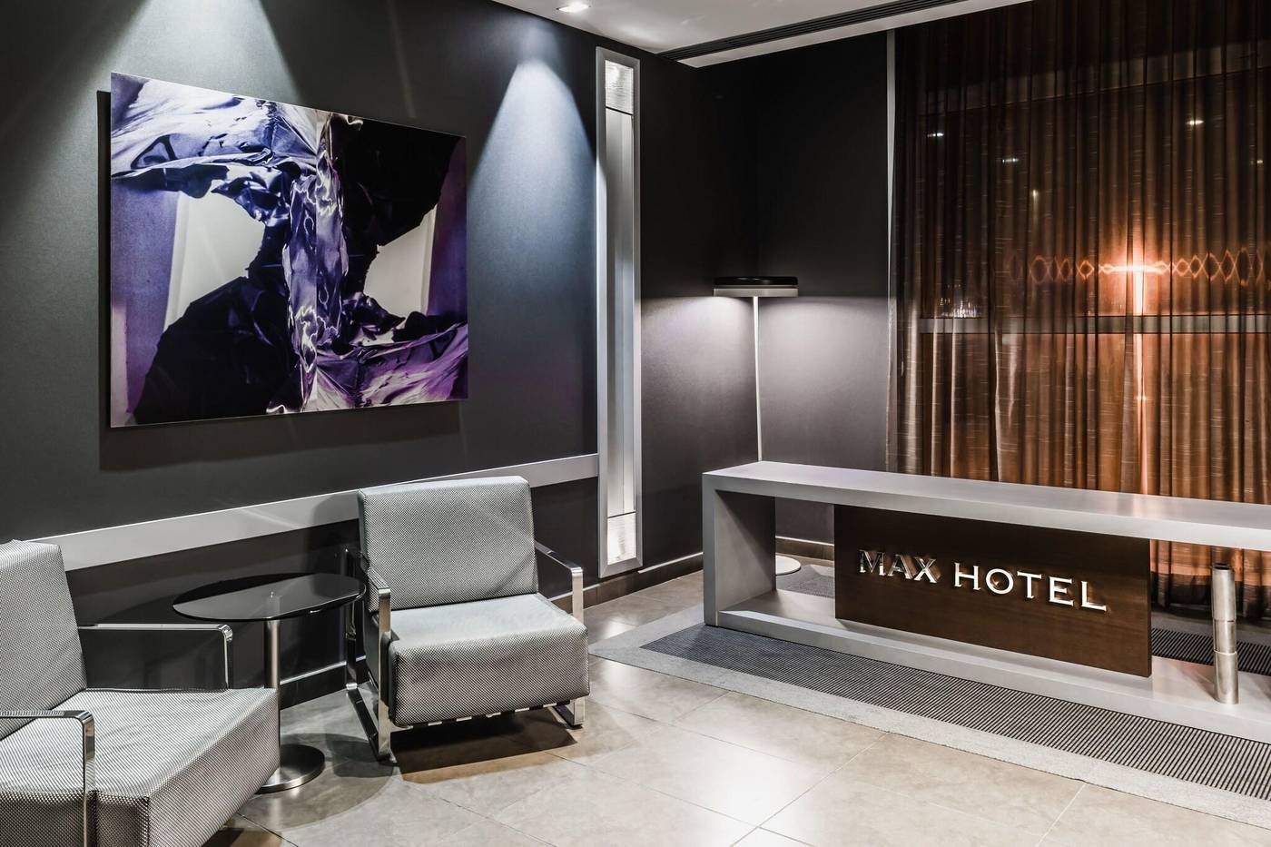 Max-Hotel-Livorno-Lobby-1