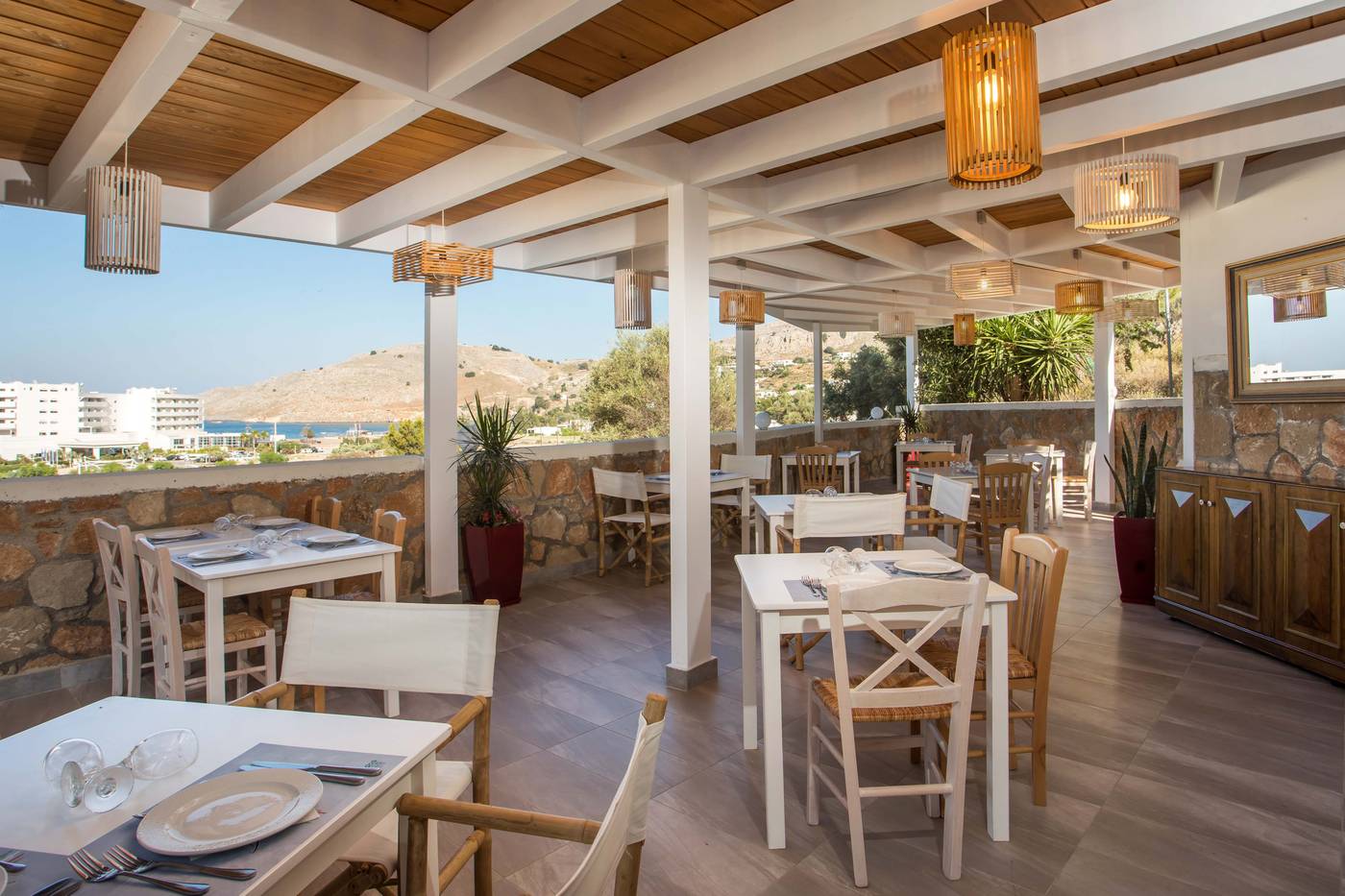 Lindos-White-Hotel---Suites-Restaurant-24