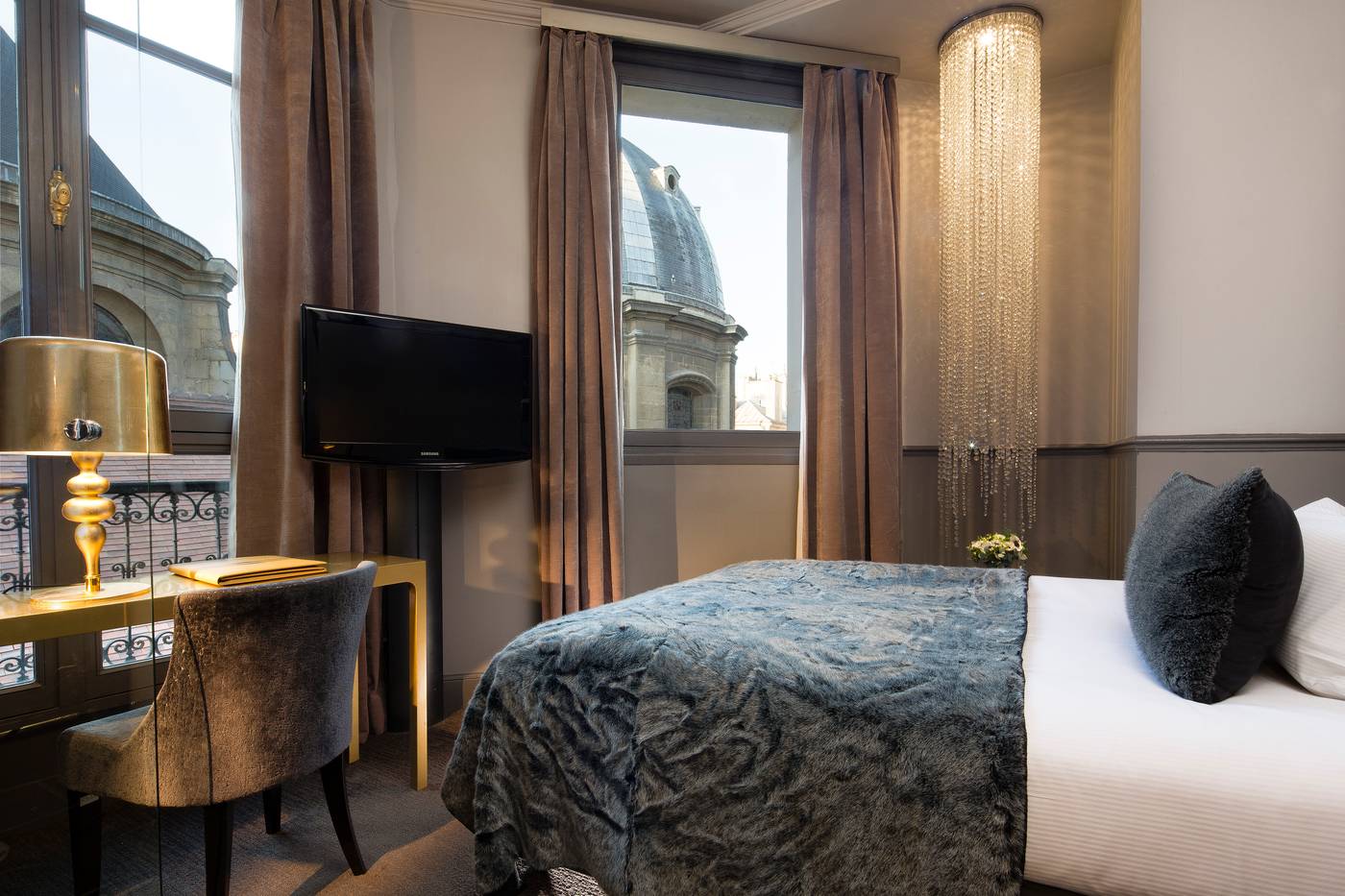 Hotel-Lumen-Paris-Louvre-Room-14