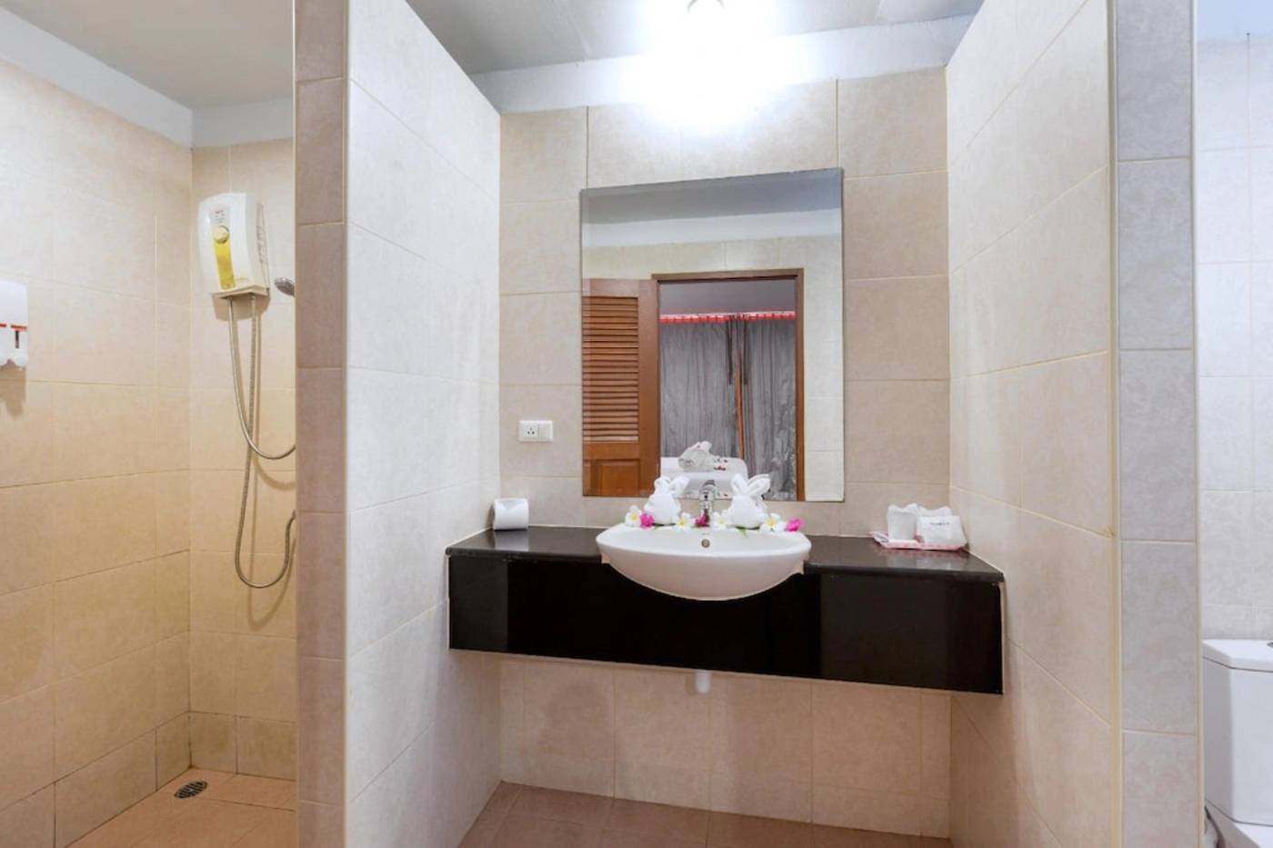 Phuket-Sea-Resort-SHA-by-ZUZU-Room-35