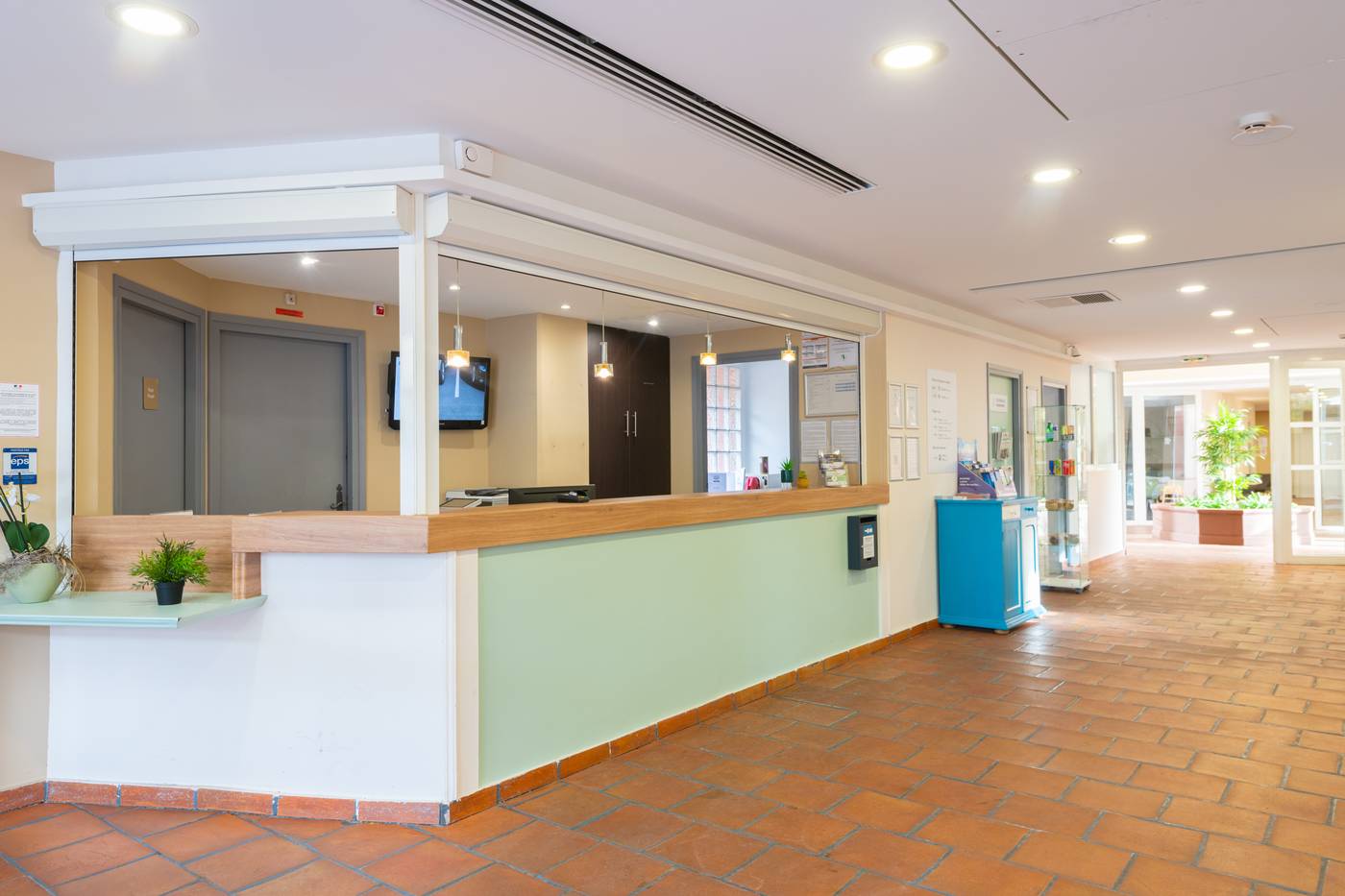 Appart-City-Confort-Cannes-Le-Cannet-Lobby-36