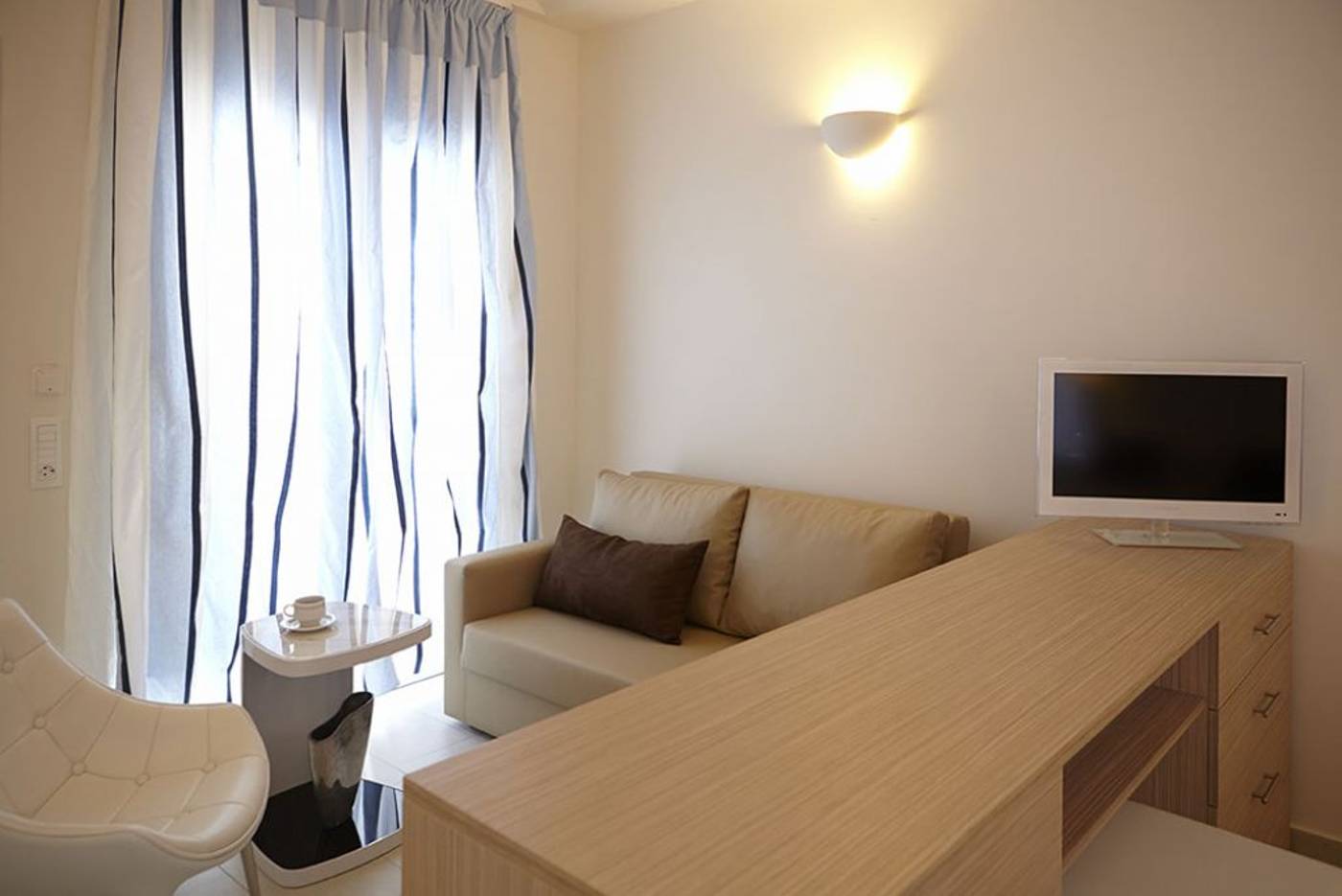 Smy-Orizontes-Santorini-Room-32