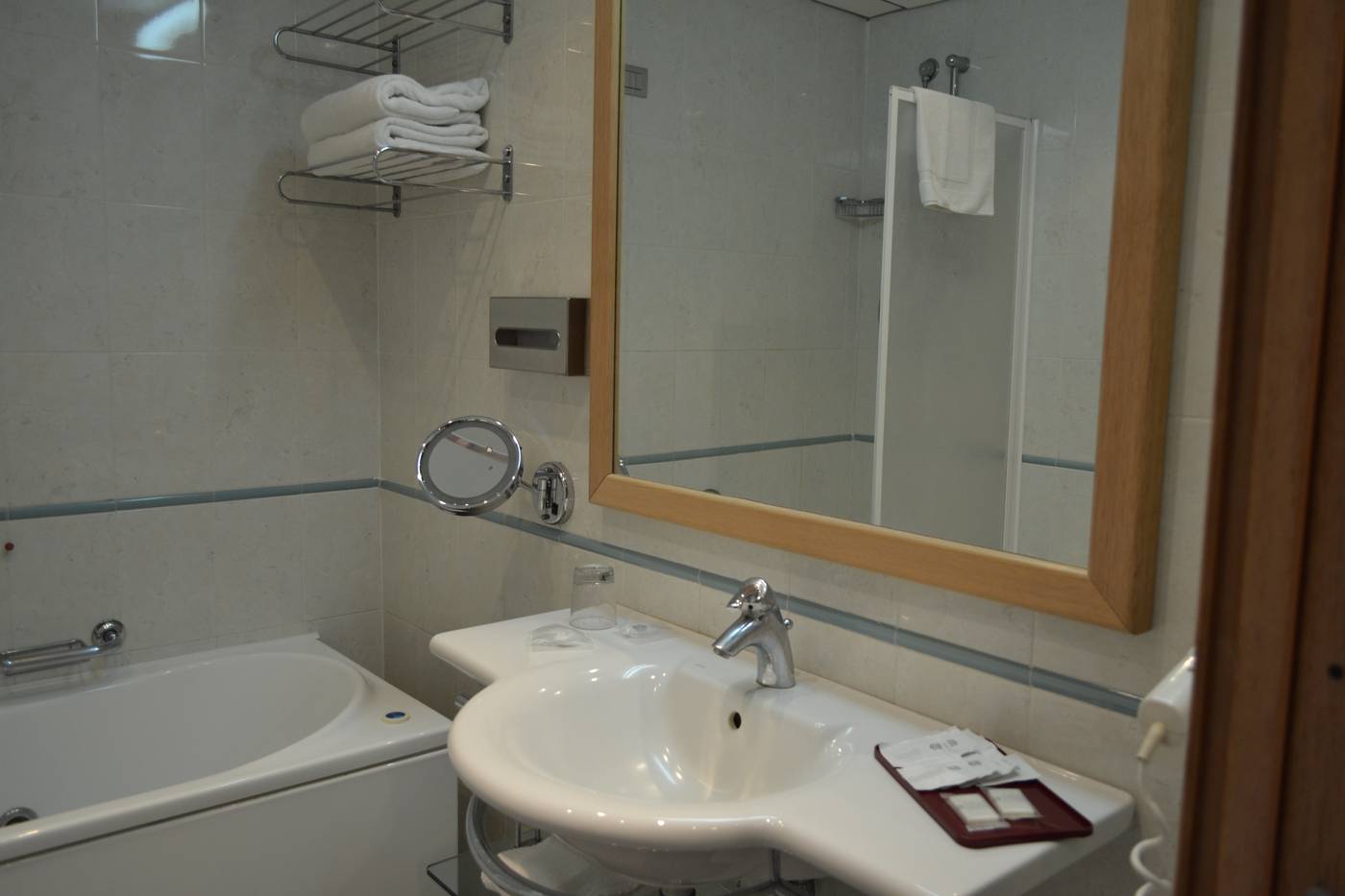 Marina-Palace-Hotel-Spa---Congress-Hall-Room-11