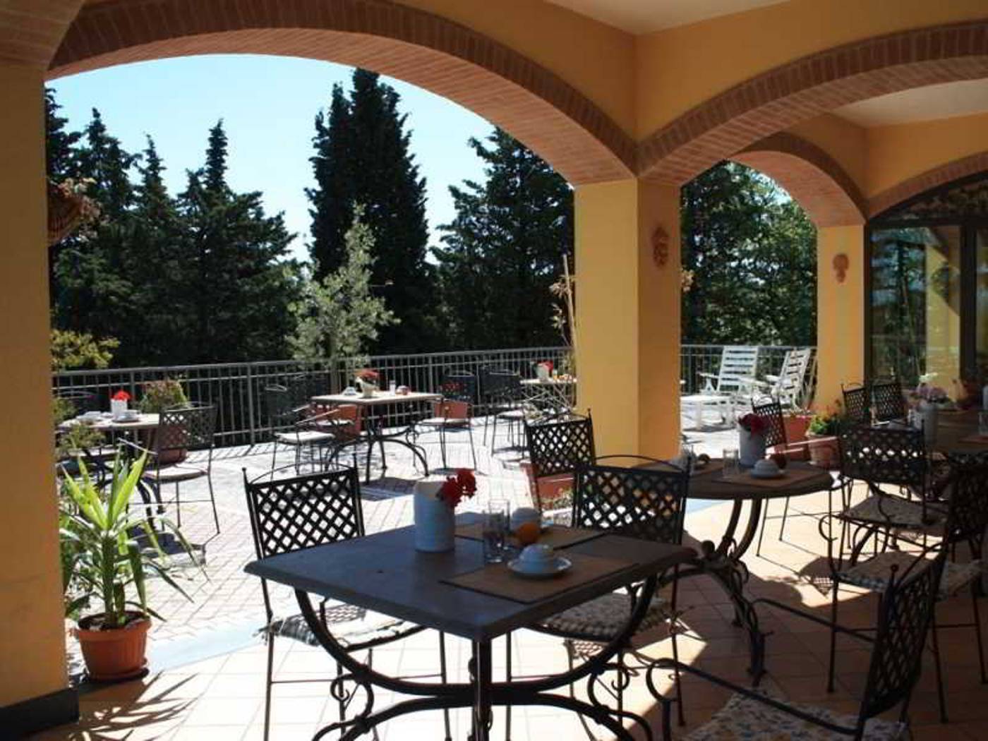 Villa-Sant-Uberto-Country-Inn-Terrace-19