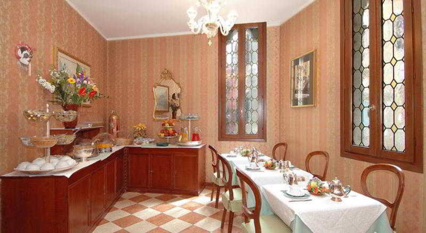 Antica-Locanda-Al-Gambero-Room-57