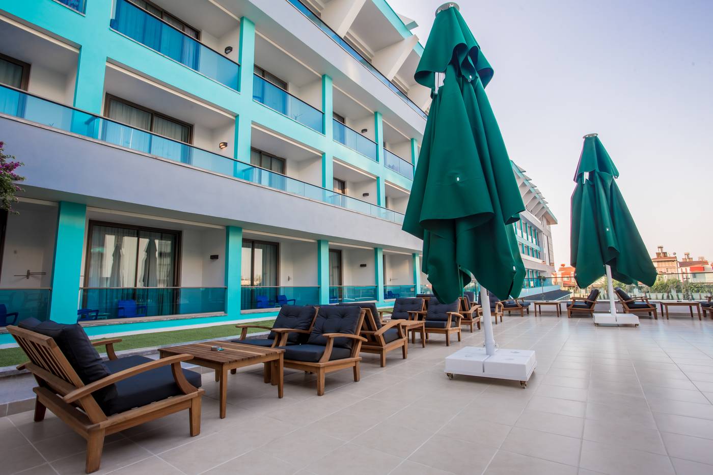 Sensitive-Premium-Resort---Spa-Terrace-13