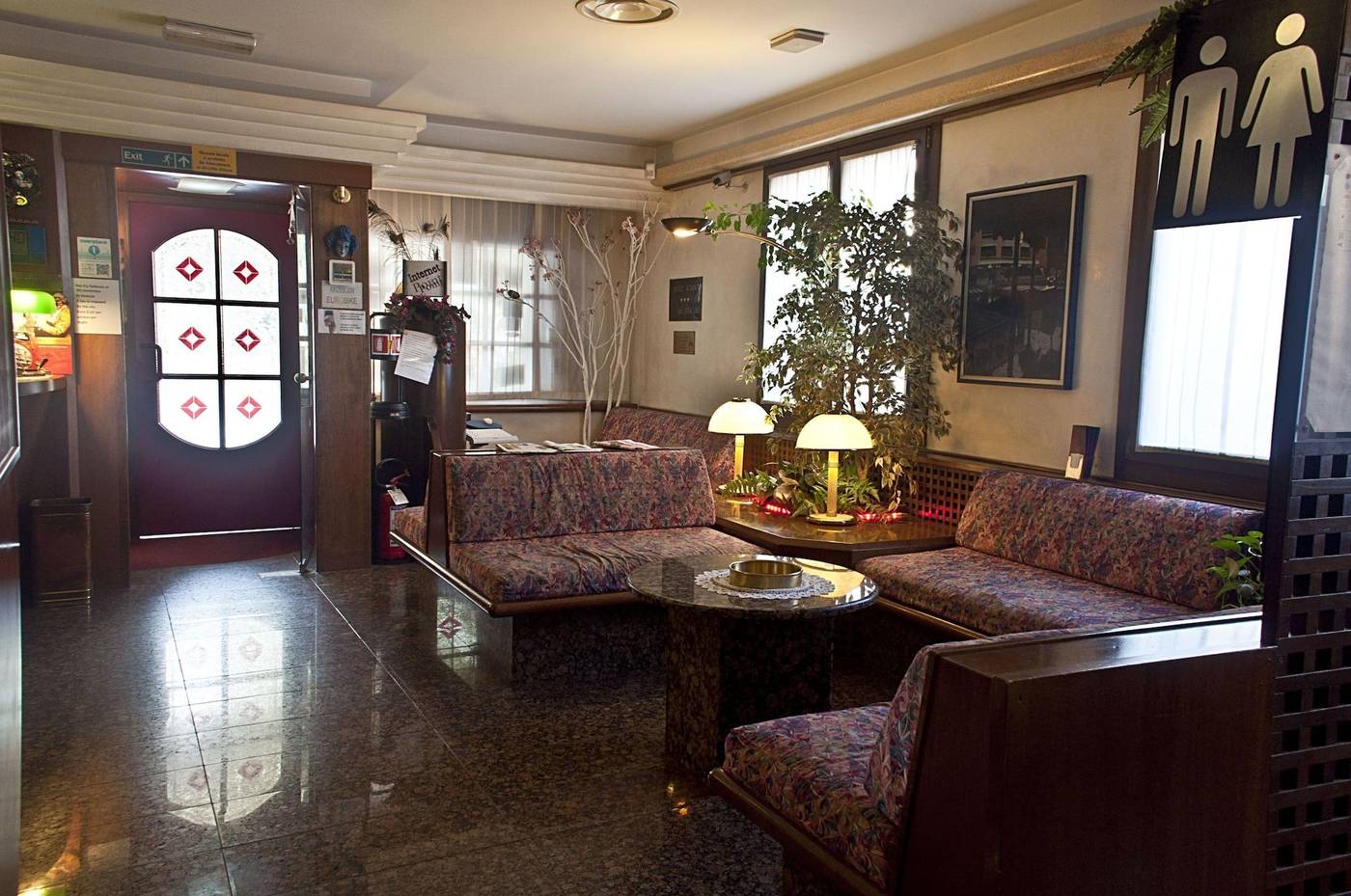 Hotel-Roma-Lobby-2