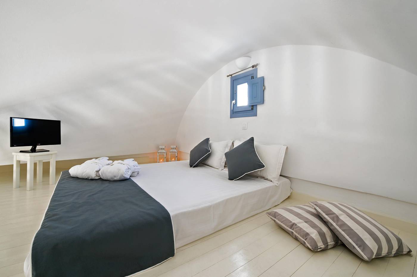 Apanemo-Hotel-Room-10