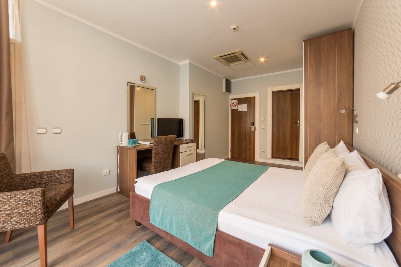 Balkan Hotel Garni-Serbia-BELGRADE-Room-5