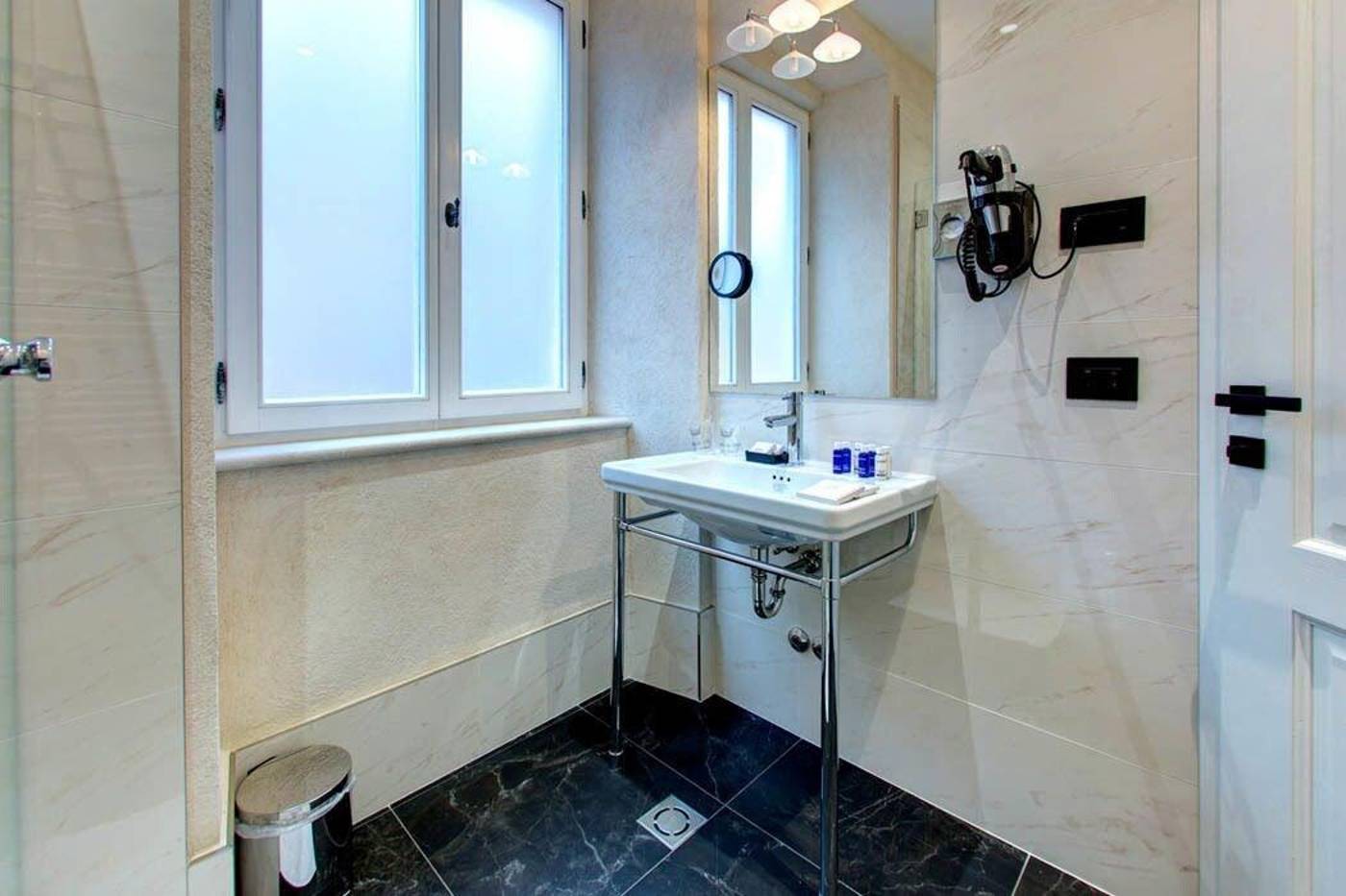 Guesthouse-Forty-Four-Room-35