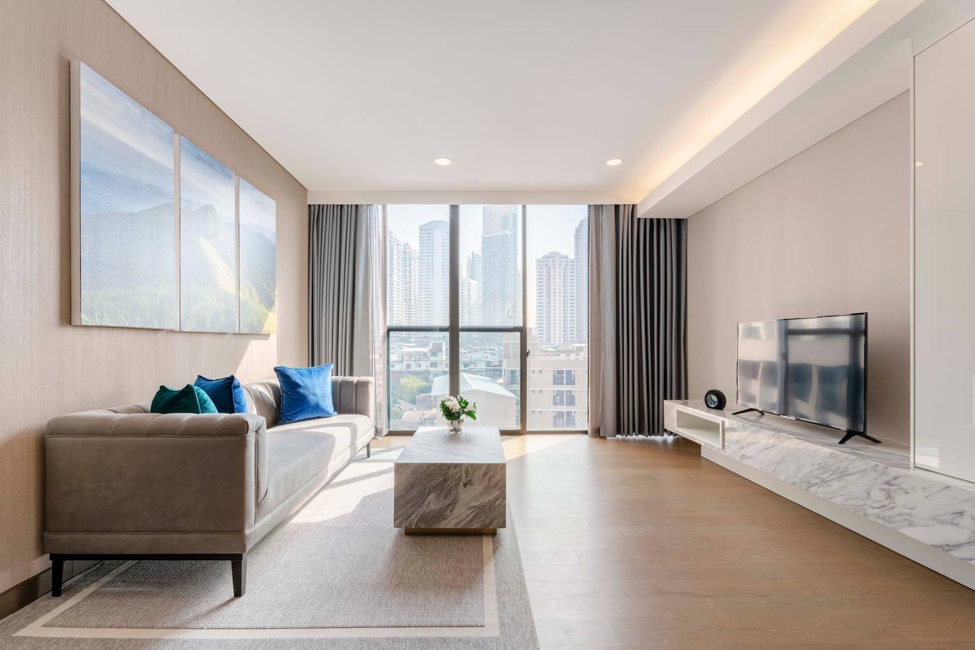 Wyndham-Bangkok-Queen-Convention-Centre-Room-37