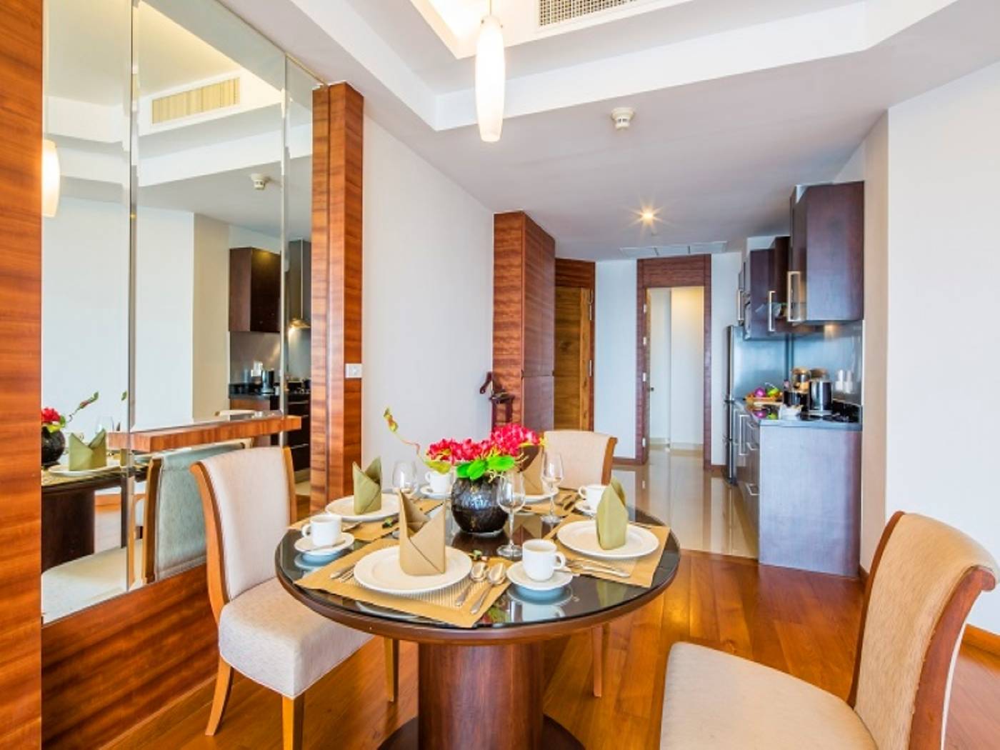 Column-Bangkok-Room-47