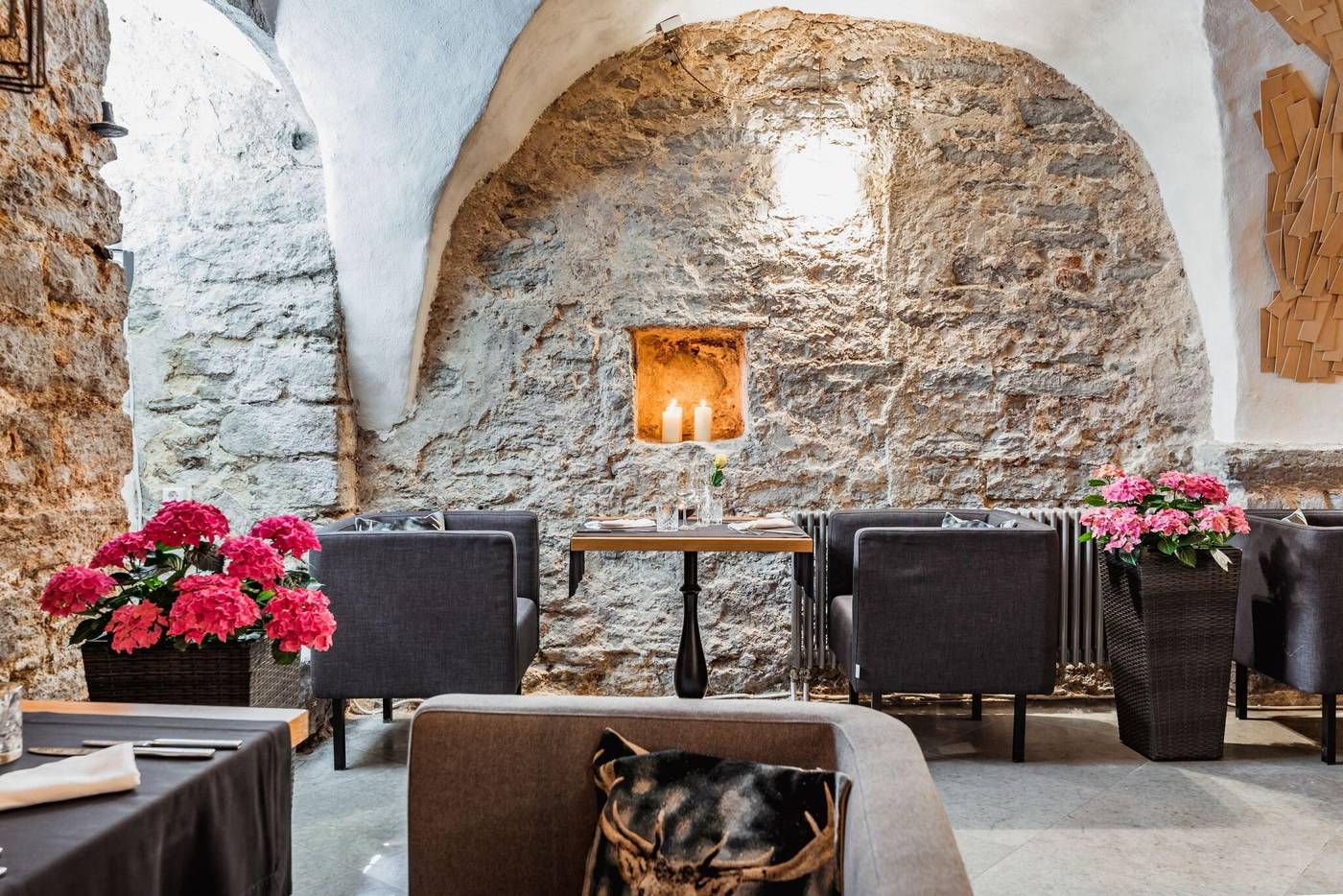 Meriton-Old-Town-Garden-Restaurant-14