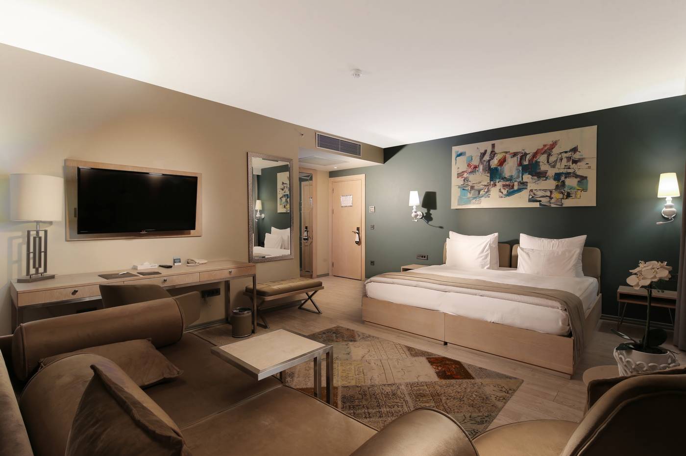 The-Gate-30-Suites-Hotel-Room-19