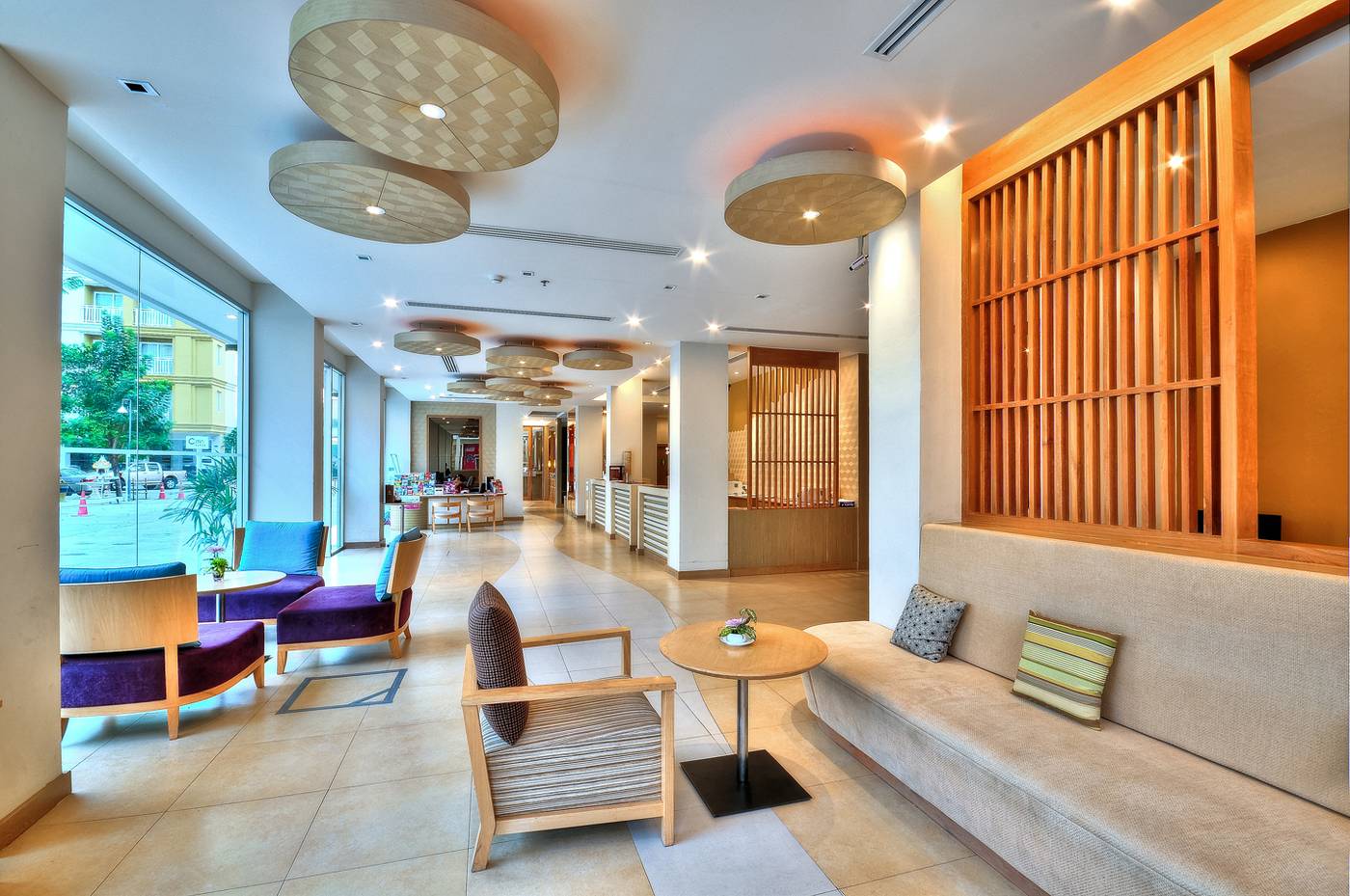 The-ASHLEE-Plaza-Patong-Hotel---Spa-Lobby-32