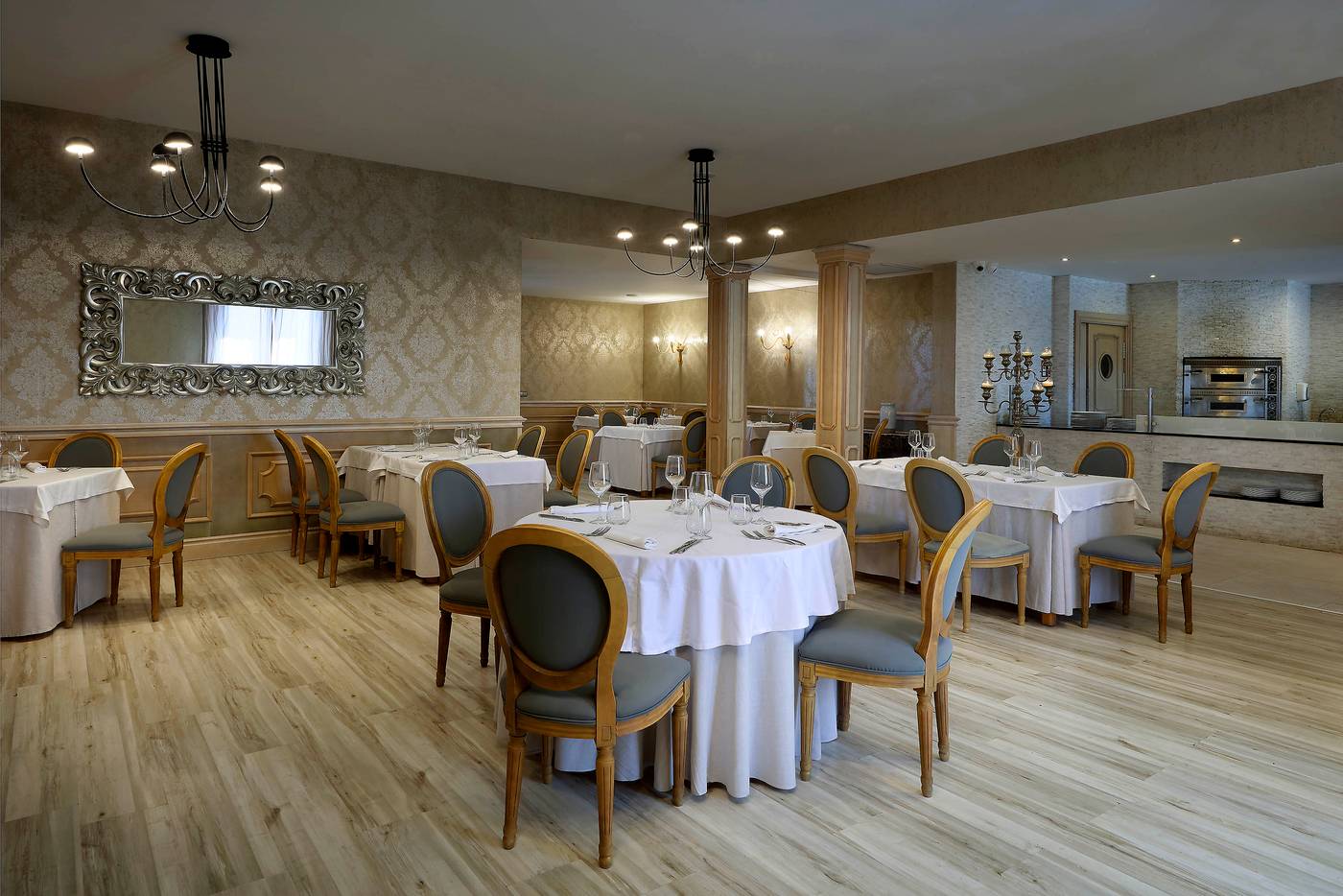 Grand-Palladium-Palace-Ibiza-Resort---Spa-Restaurant-54