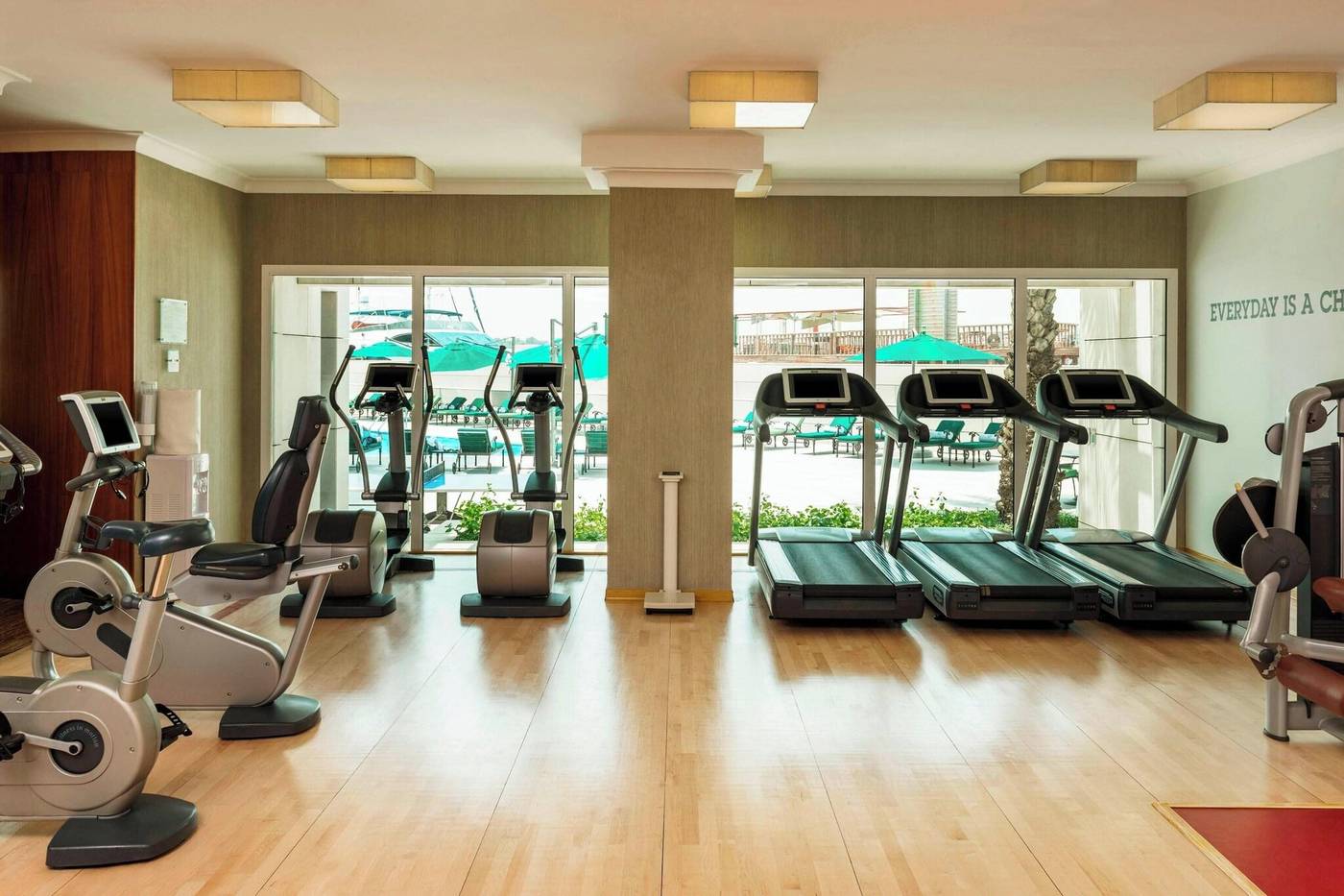 Sheraton-Dubai-Creek-Hotel-and-Towers-Sports-and-Entertainment-76