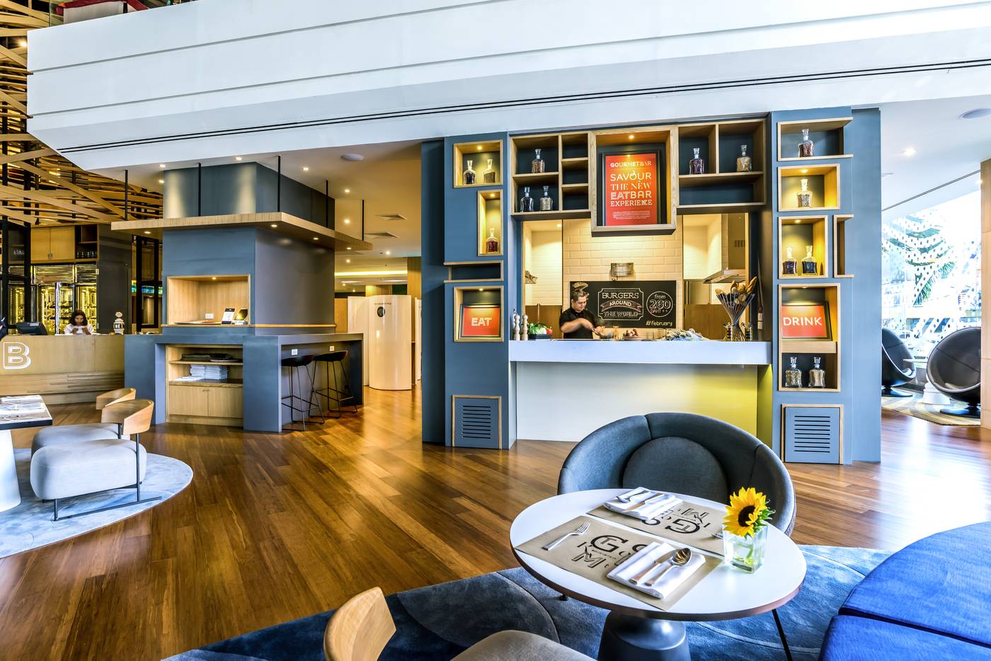 Novotel-Bangkok-on-Siam-Square-Lobby-19