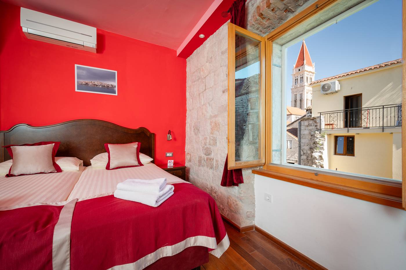 HOTEL-TRAGOS-Room-24