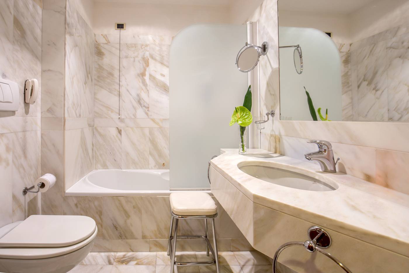 Unaway-Hotel-Empire-Roma-Room-34