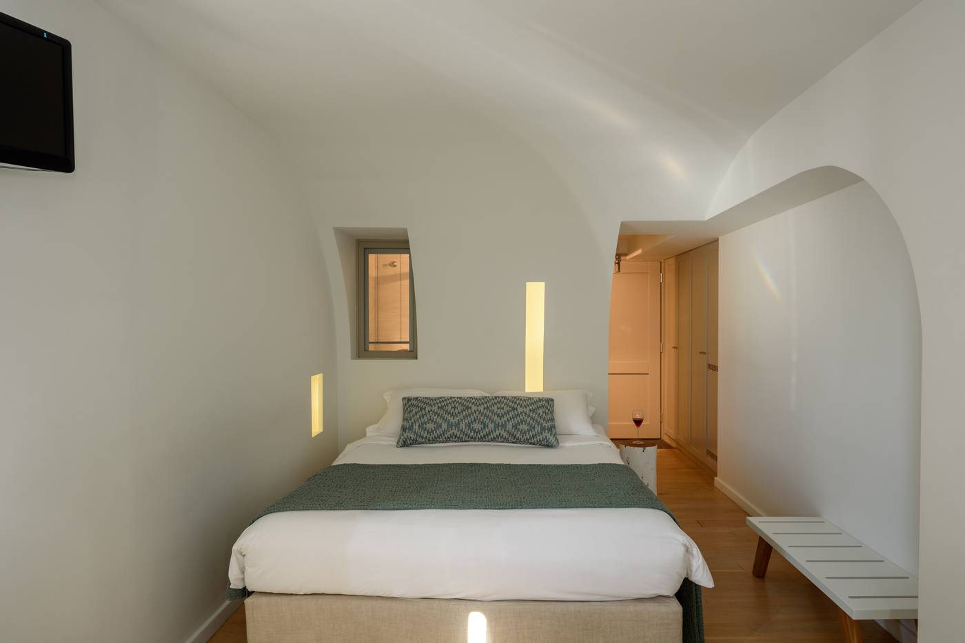 Panorama-Santorini-Boutique-Hotel-Room-18