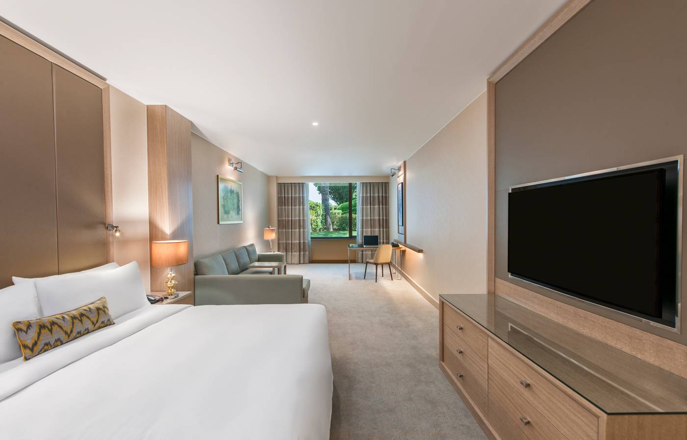 Renaissance-Polat-Istanbul-Room-36