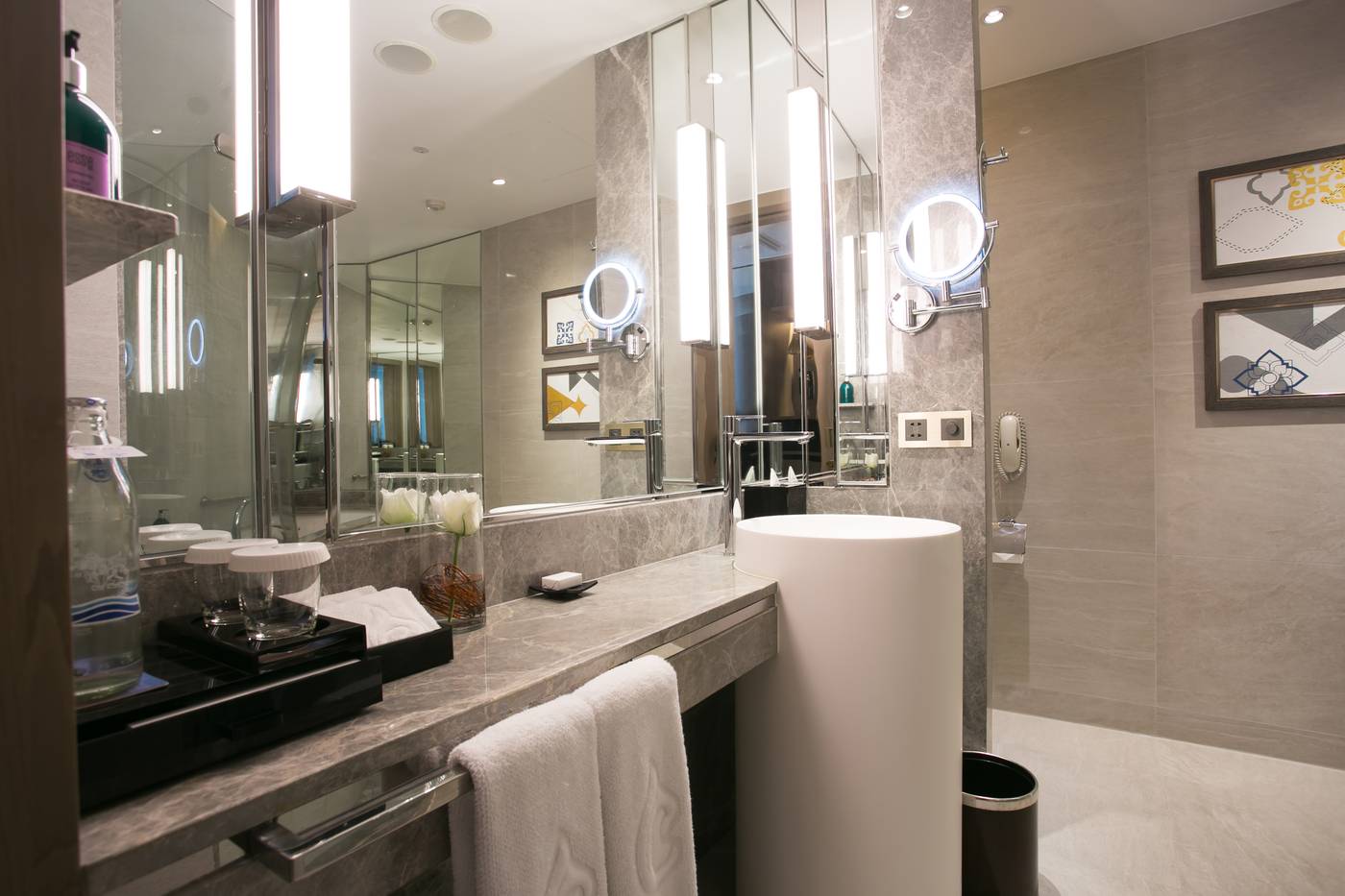 Centara-Grand-at-CentralWorld-Room-76