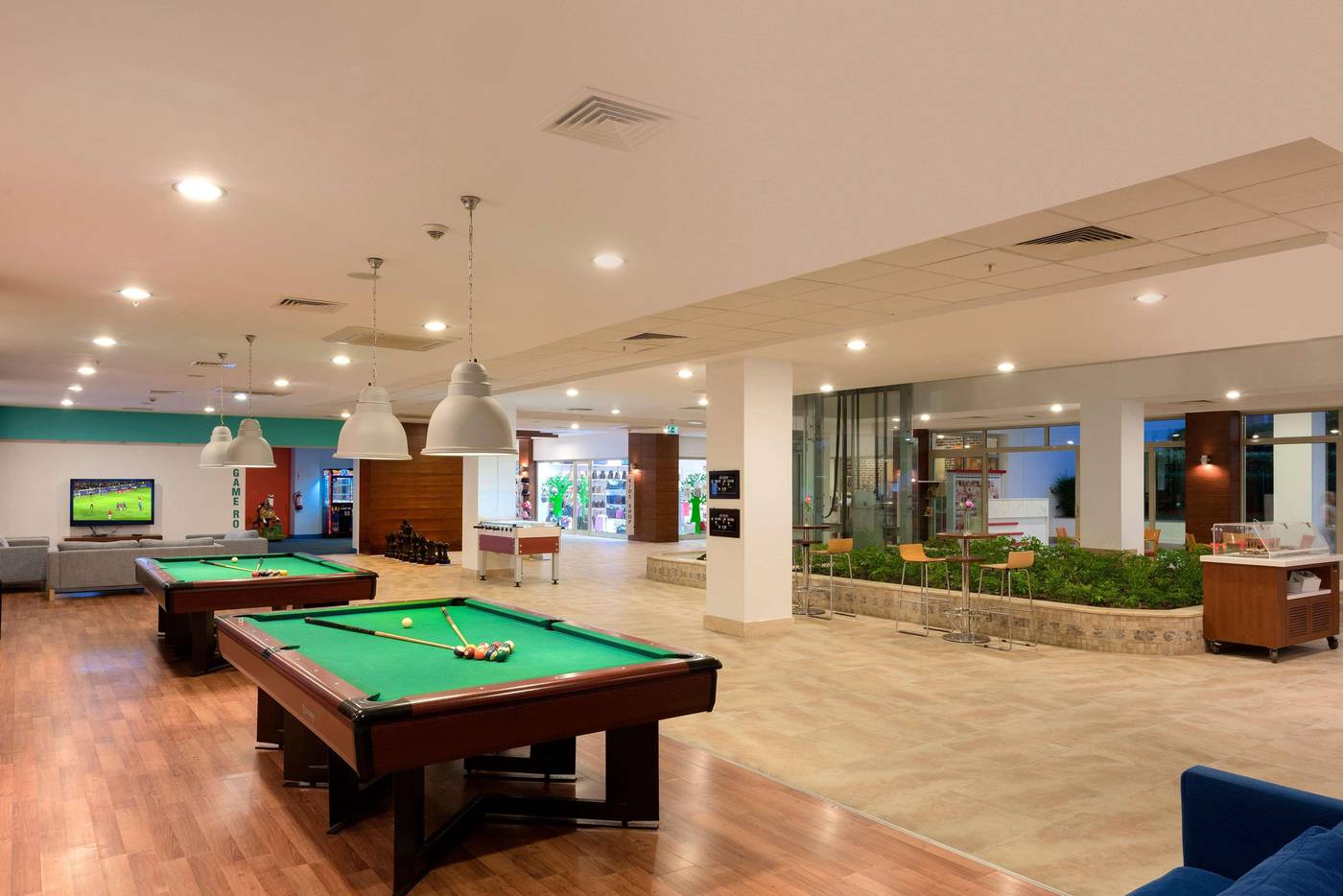 Barut-B-Suites-Sports-and-Entertainment-64