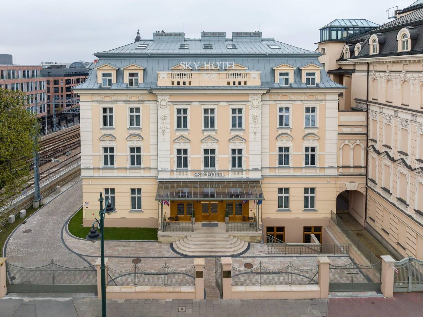 Sky-Hotel-Krakow-General-view-2